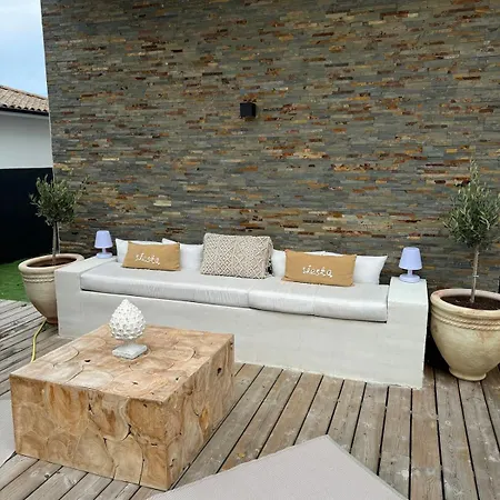 ヴィラ Brisson Léognan